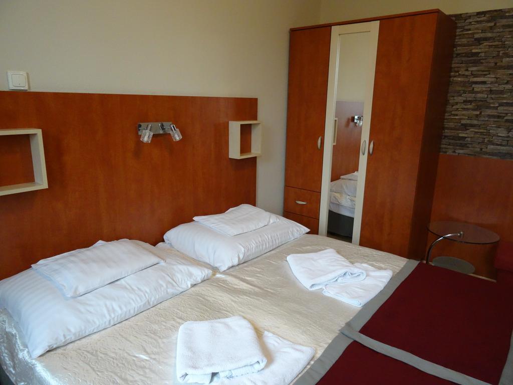 Fortuna Hotel Miskolc Habitación foto