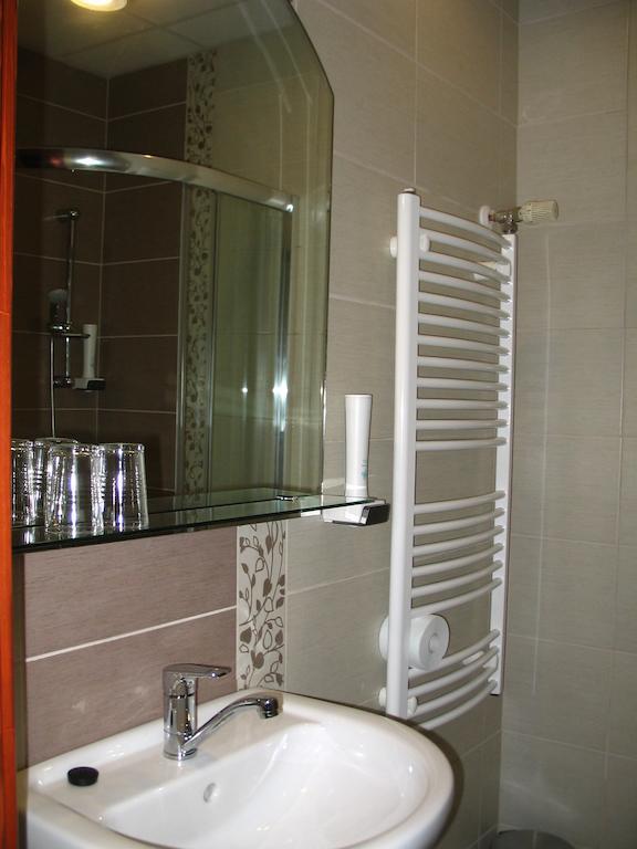 Fortuna Hotel Miskolc Habitación foto